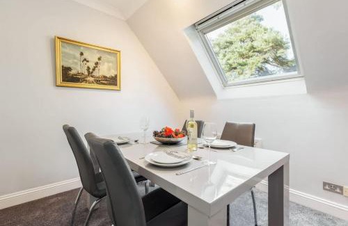 Canford Cliffs Apartment | The Gables Penthouse - 15-Minute Walk to Branksome Chine Beach