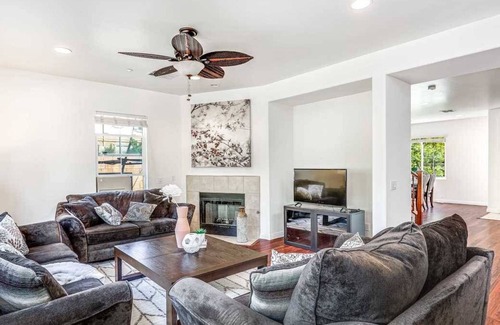 Southridge Village House | The Gala Ave Oasis