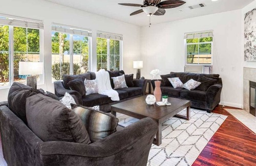 Southridge Village House | The Gala Ave Oasis
