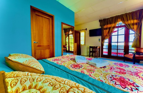 Bahia de la Academia Bed & Breakfast | The Galapagos Pearl B&B