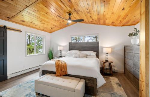 Hammondsport House | The Gallagher House - Speakeasy Firepit Lakeview