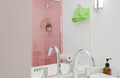 East Hill Hotel | The Gallatin 211, East Nashville Boutique Hotel