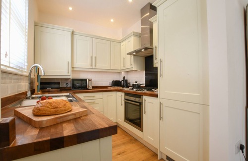 Blythburgh Cottage | THE GALLERY, BLYTHBURGH, family friendly, with pool in Southwold