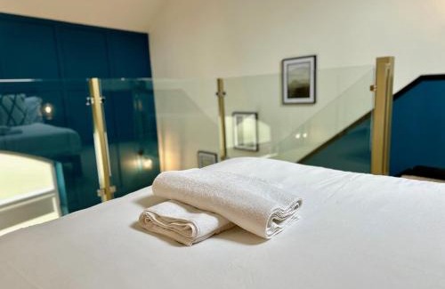 Blandford Saint Mary House | The Gallery