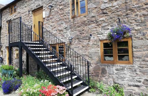 Strefford Apartment | The Gallery
