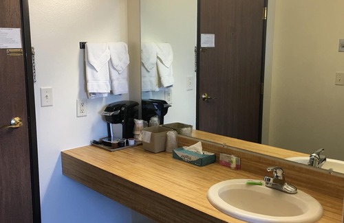 Webster Hotel | The Galley Hotel Bar and Grill