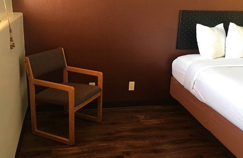 Webster Hotel | The Galley Hotel Bar and Grill