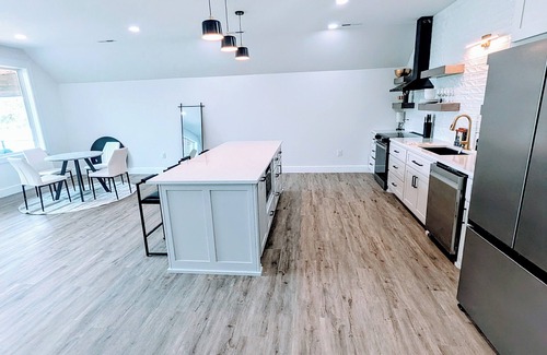 Muscle Shoals House | "The Gamers Garage" Lakehouse w/Game Room & Boat Pier