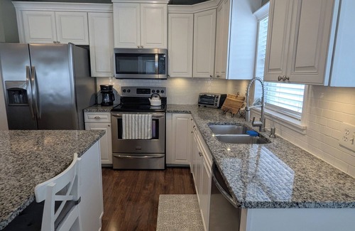 Lutz House | The Garden House - 3BR/6 Guests