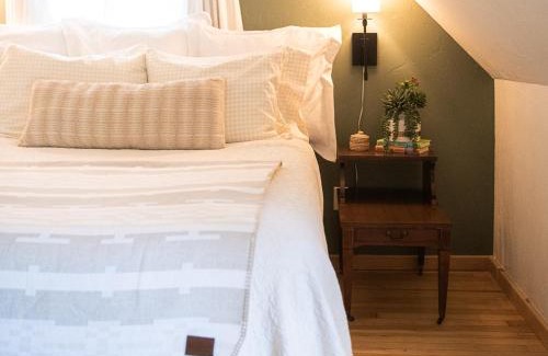 Edmond House | The Gate House Your Holiday Hideaway