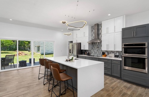 McNeil House | The Gateway 6BED 2 Houses GameRoom Pool