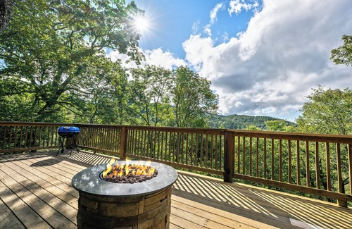 Sugar Mountain House | The Gathering Place, 5 bedroom, 4 bathroom at Sugar Mountain Near Boone!