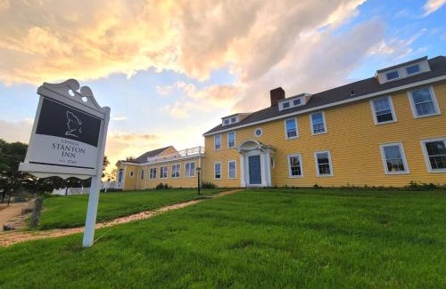 Charlestown Hotel | The General Stanton Inn