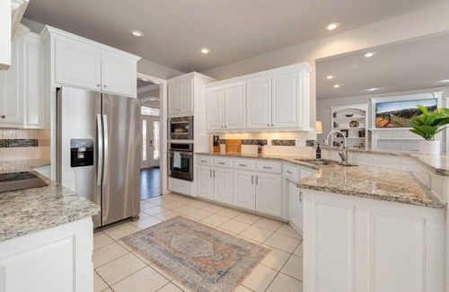 Bentonville House | The Genesis - Bike Friendly - Hot Tub - Sleeps 15