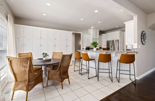 Bentonville House | The Genesis - Bike Friendly - Hot Tub - Sleeps 15