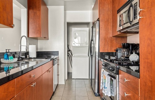 Sawtelle Condo | The Geo Two-Bedroom Suite
