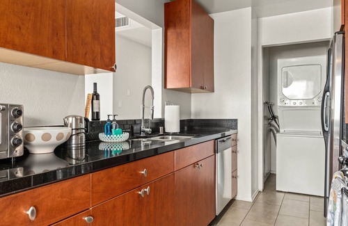 Sawtelle Condo | The Geo Two-Bedroom Suite