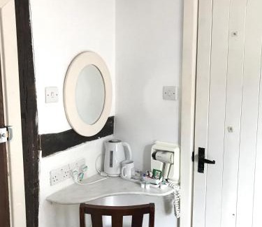 Henfield Hotel | The George Hotel