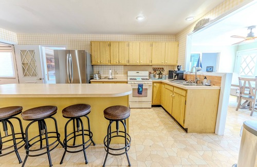 Hessel House | The Getaway on Saint Martin Bay: Fall Colors & Fireside Comfort on the Bay