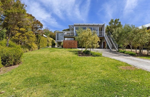 Flinders House | The Glass House close to Flinders beach