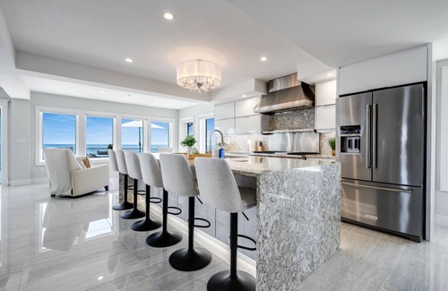 Wheatley House | The Glasswater Lake Estate surrounded by Natural Conservation Areas