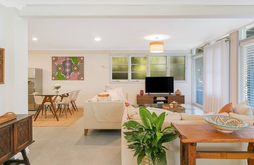 Murwillumbah House | The Glenelg Whole Residence (8 persons)