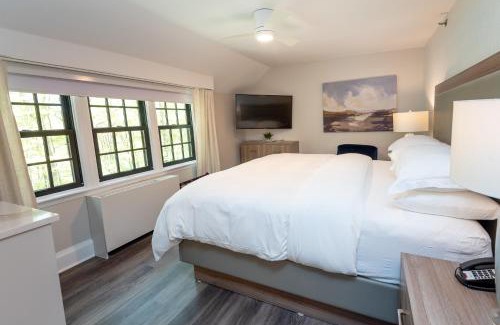 Erin Mills Hotel | The Glenerin Inn