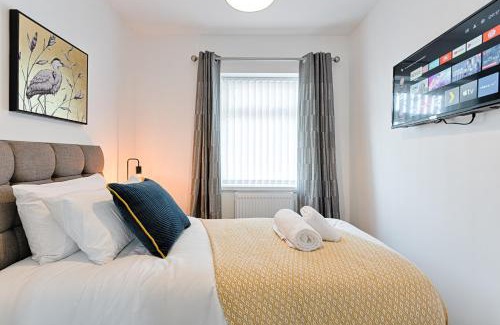 St. Thomas Apartment | The Glenroy - TV in Every Bedroom!