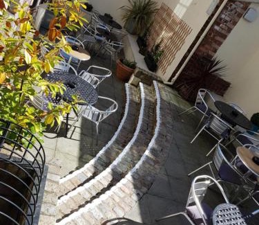 Central Aberdeen Hotel | The Globe Inn