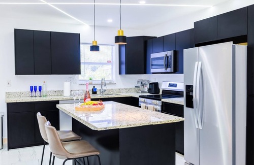 Ives Estates House | The Glowhouse Miami Villa