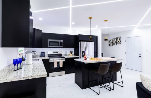 Ives Estates House | The Glowhouse Miami Villa