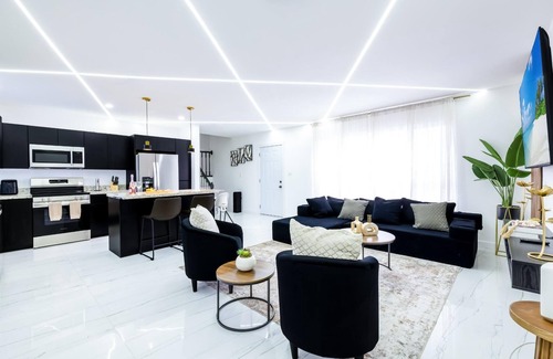 Ives Estates House | The Glowhouse Miami Villa