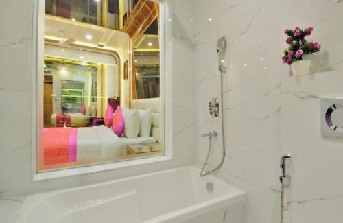 Paharganj Hotel | The Gold Regency - 02 Mins from New Delhi Railway Station