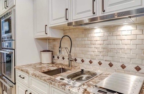 Rural Estates House | The Golden Gate House