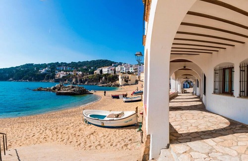 Calella de Palafrugell Apartment | The Golden Oak in Calella Centre - 100m from Beach