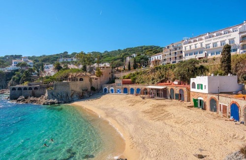 Calella de Palafrugell Apartment | The Golden Oak in Calella Centre - 100m from Beach