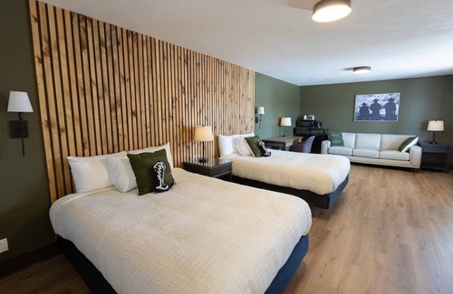 Panguitch Hotel | The Golden Spurs