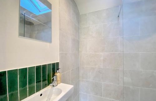 Poulshot House | The Granary