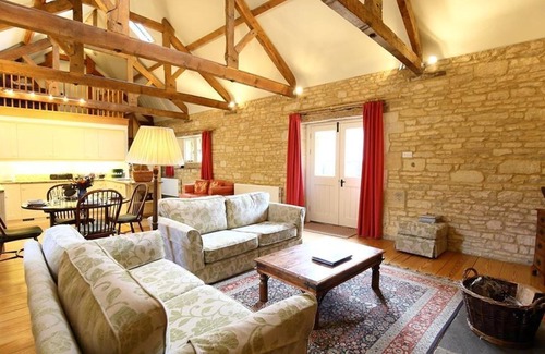 Bourton House | THE GRANARY, pet friendly, with open fire in Bourton-On-The-Water
