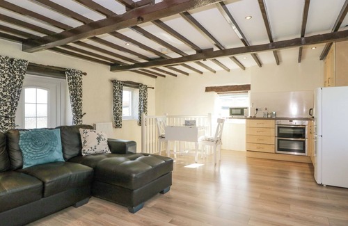 East Witton Cottage | THE GRANARY, pet friendly, character holiday cottage in Masham