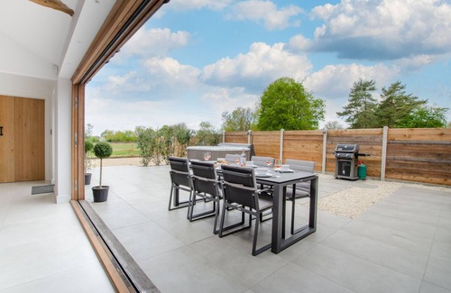 Banningham House | The Granary - Three Bedroom House, Sleeps 6