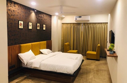 Rajpipla Hotel | The Grand Unity
