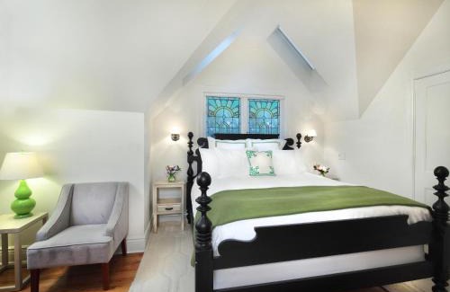 Healdsburg Bed & Breakfast | The Grape Leaf Inn