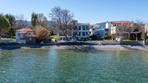 Longos Apartment | The Greek Getaway