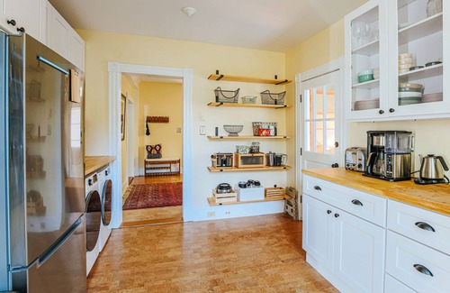 Starr Hill House | The Green House: NEW Central Cville + Walk to UVA