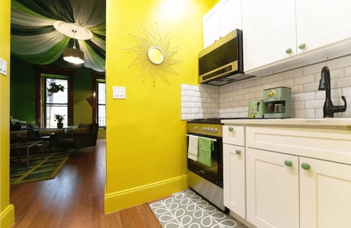 Central Park South Apartment | The Green Room: 70s Groove Themed Studio