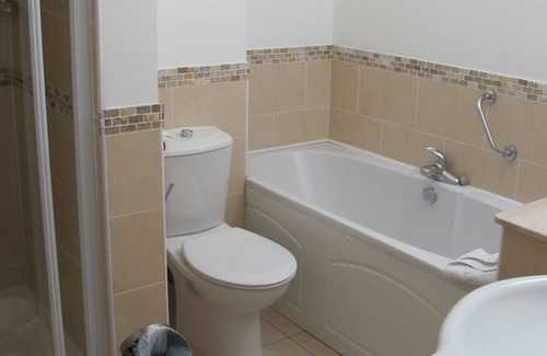 Hanwell Hotel | The Green W7