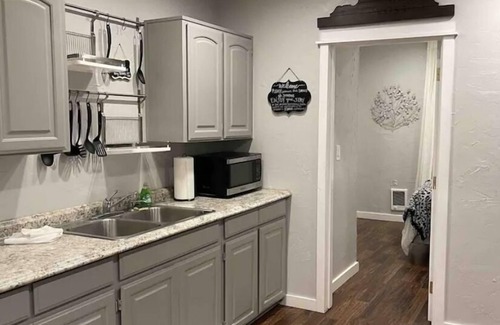 Vancouver Apartment | The Grey Getaway, a New, Quiet, One Bedroom Apartment!