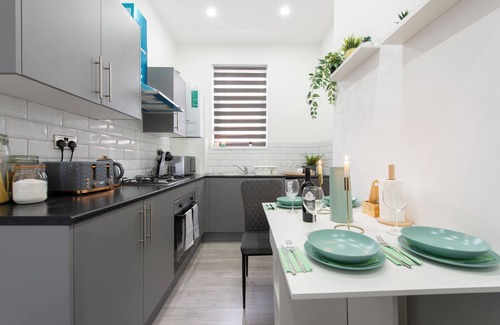 Stratford Apartment | The Grey Grove Pied-à-Terre at Stratford's Maryland Station