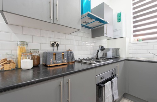 Stratford Apartment | The Grey Grove Pied-à-Terre at Stratford's Maryland Station